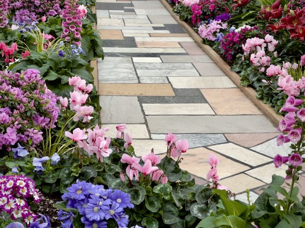Cost of Garden Path Installation in Saint Johns